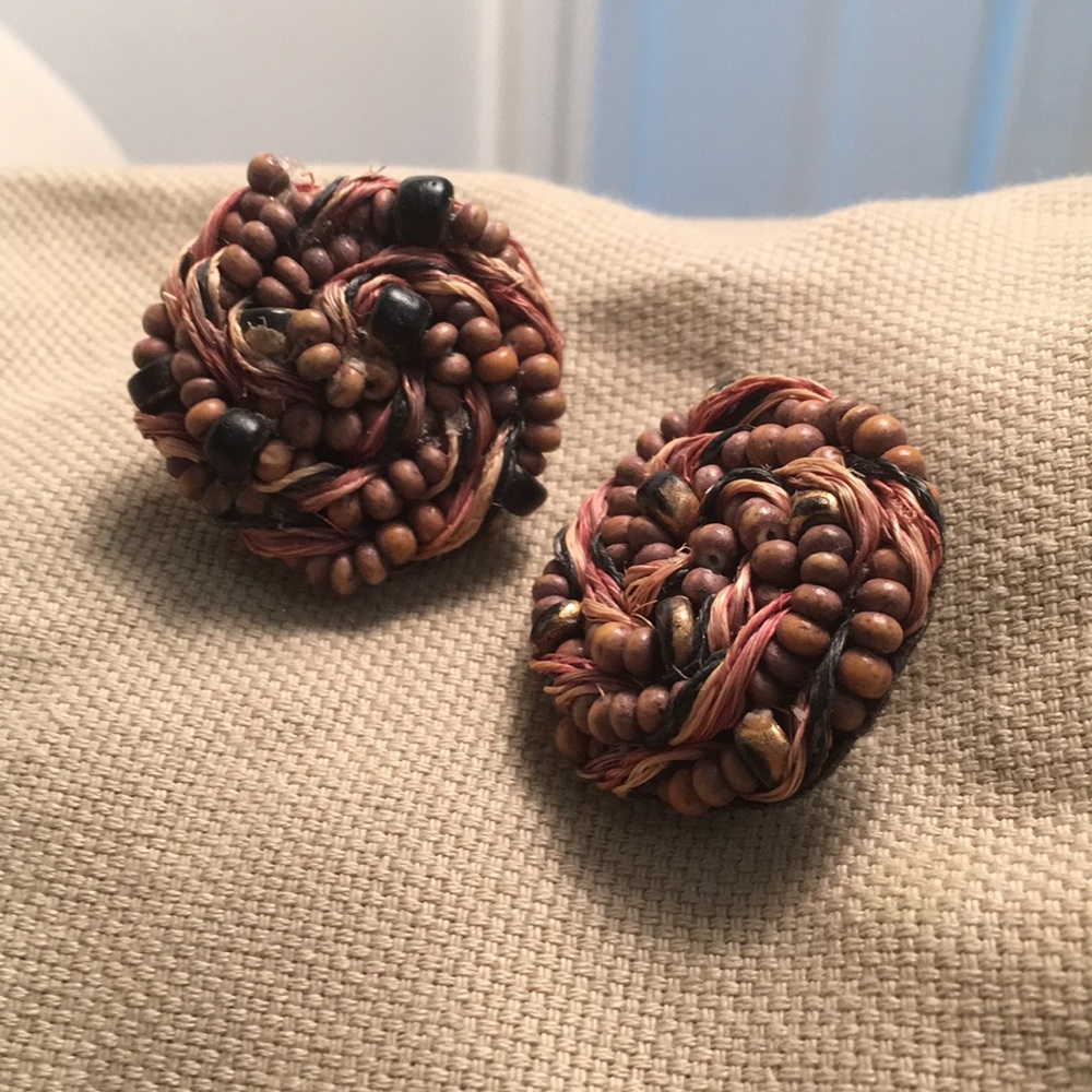 5/$25 Retro 70s textile bead clip earrings brown black